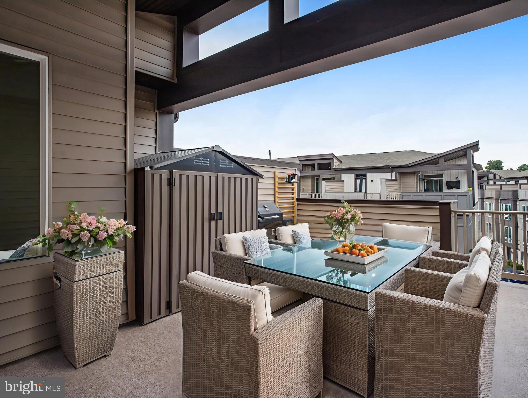 RIVER PLACE - Residential