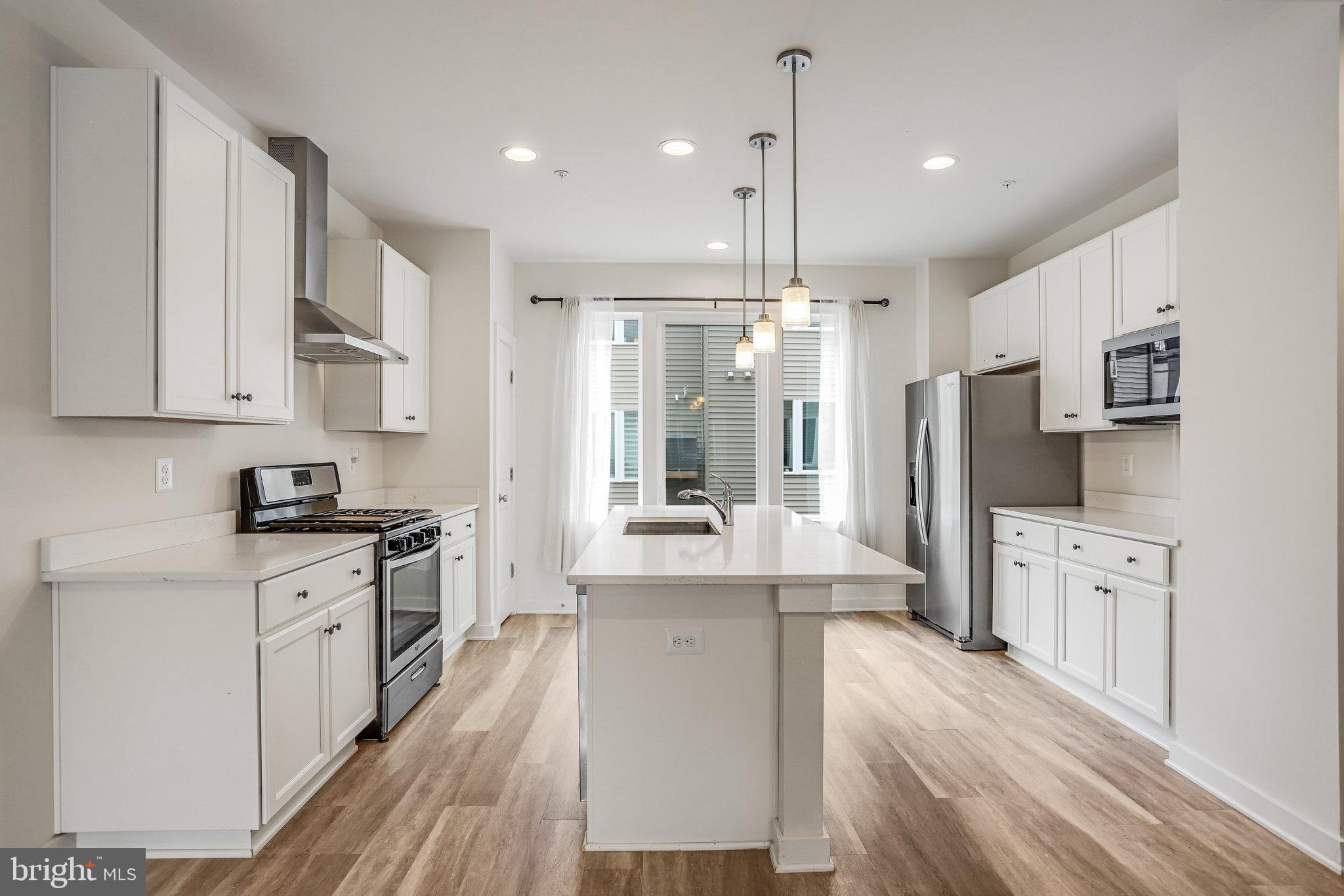 RIVER PLACE - Residential