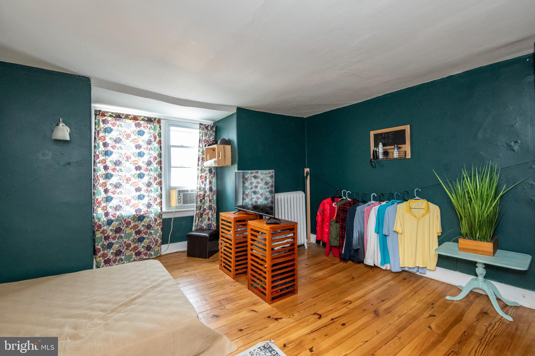 CHESTNUT HILL - Residential Lease