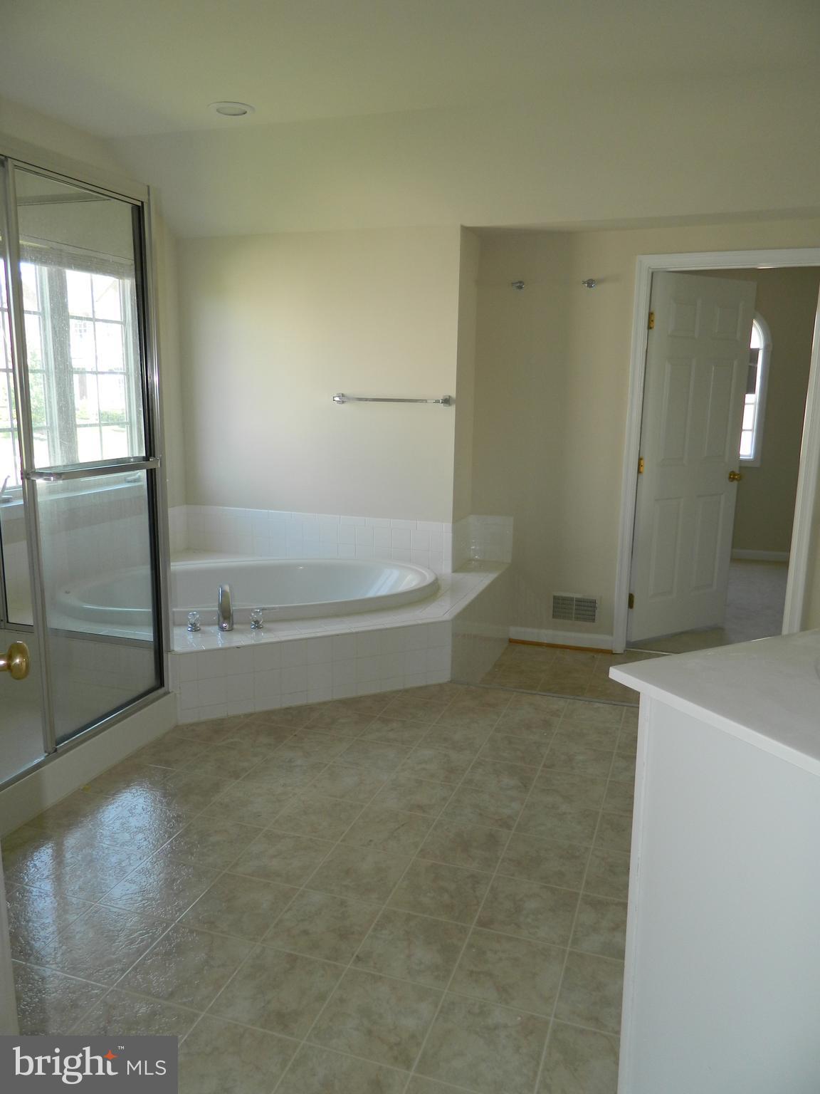 LEE'S PARKE - Residential Lease