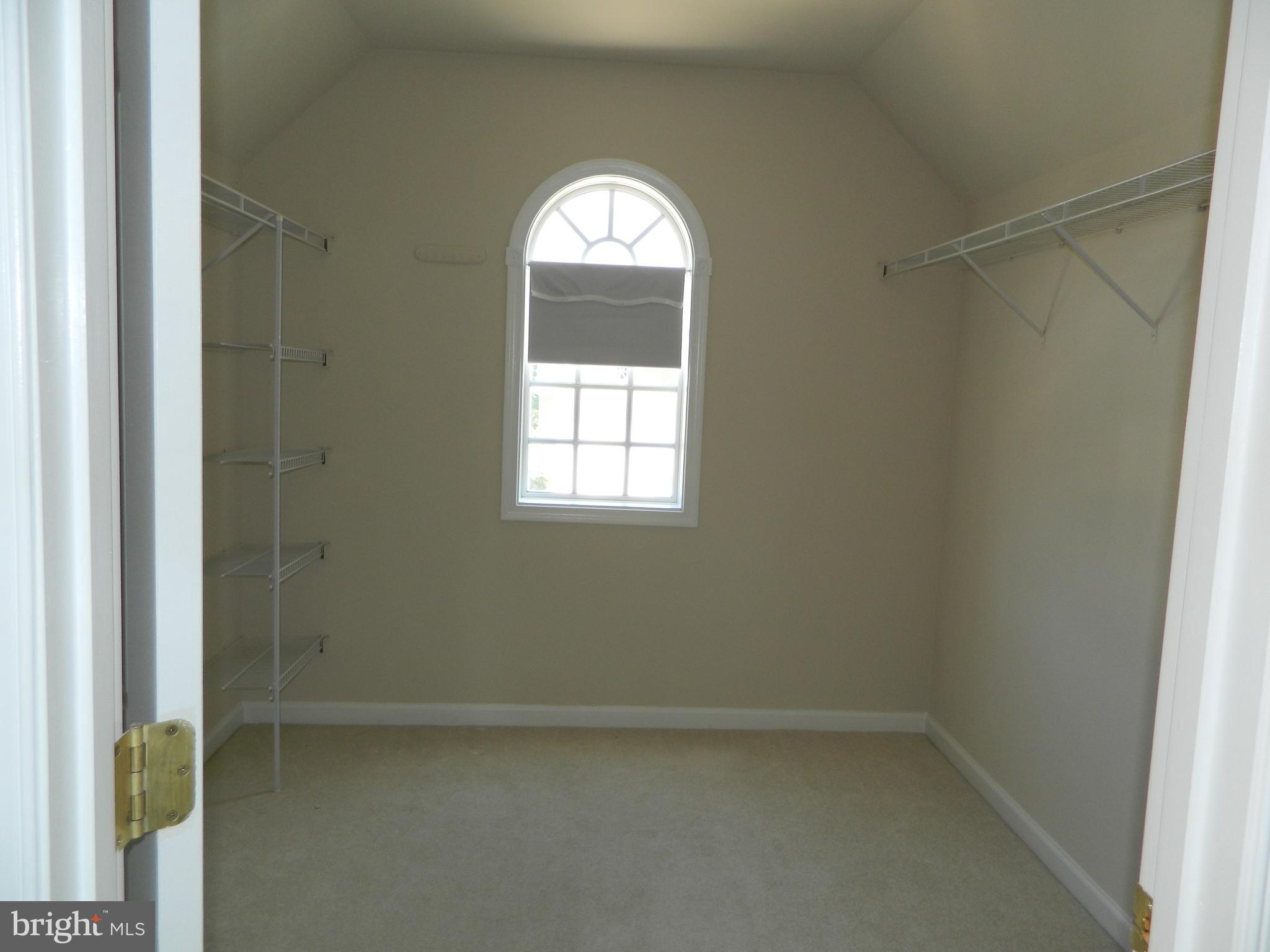 LEE'S PARKE - Residential Lease