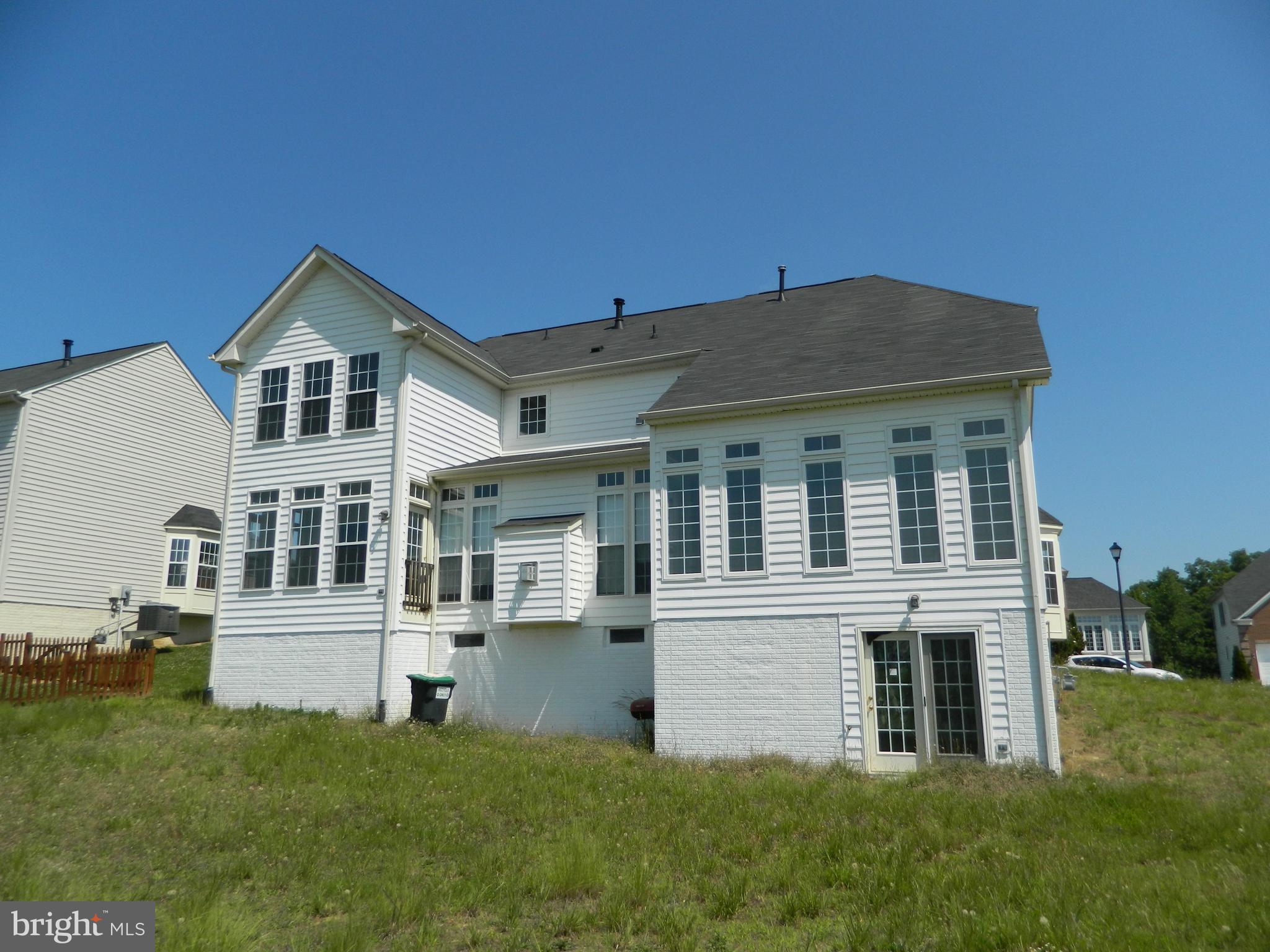 LEE'S PARKE - Residential Lease