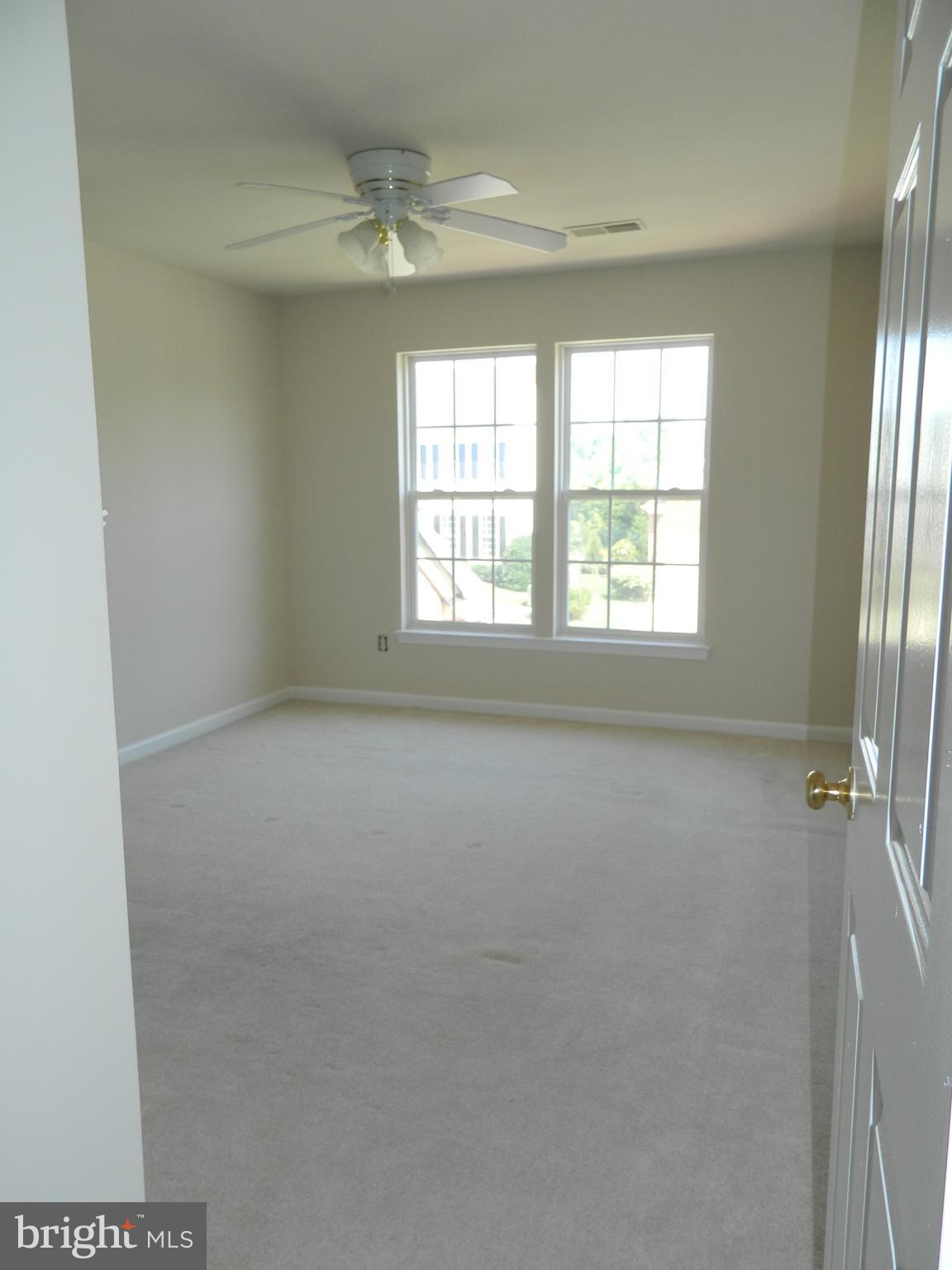 LEE'S PARKE - Residential Lease