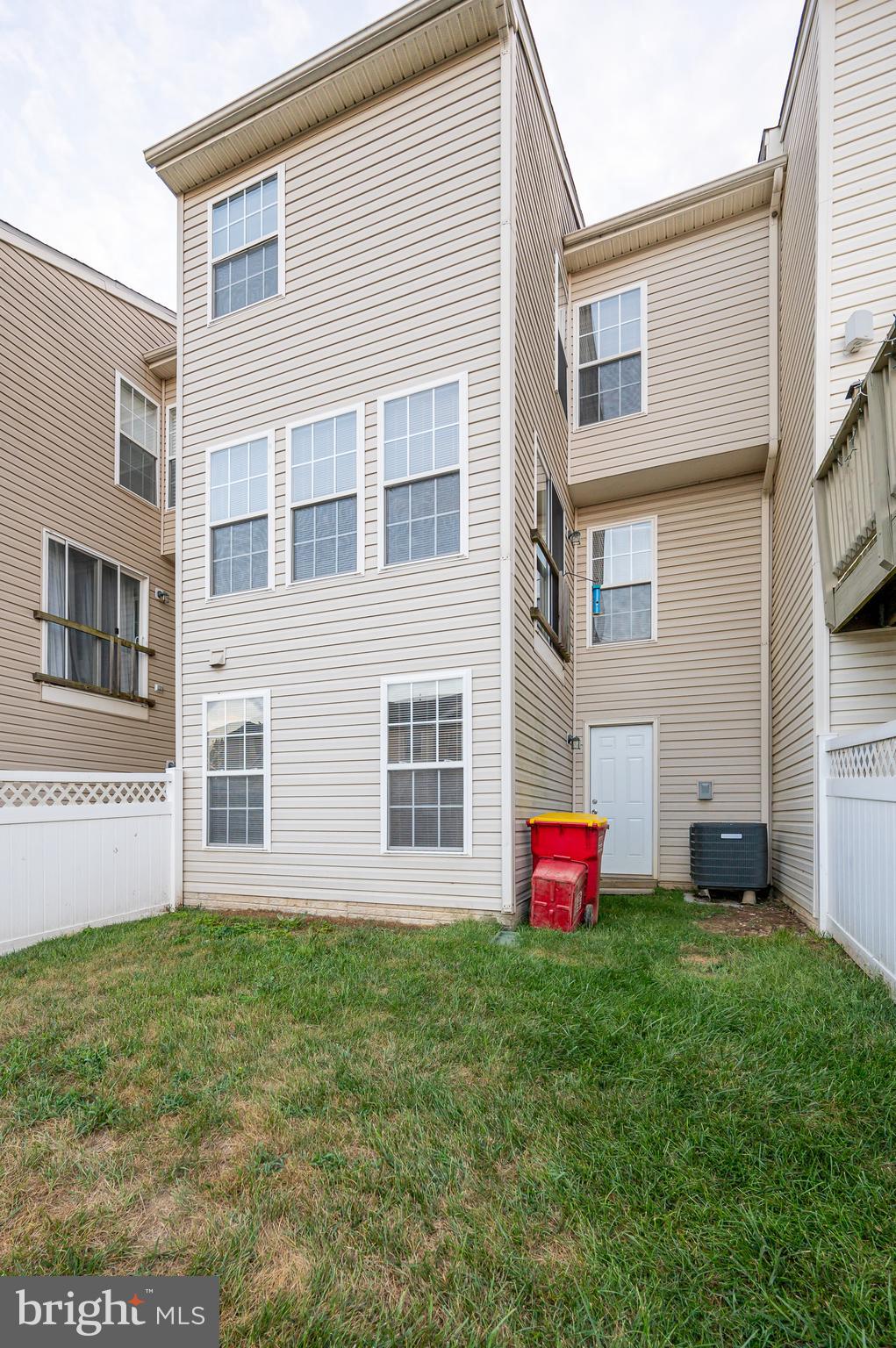 LAKELAND PLACE - Residential