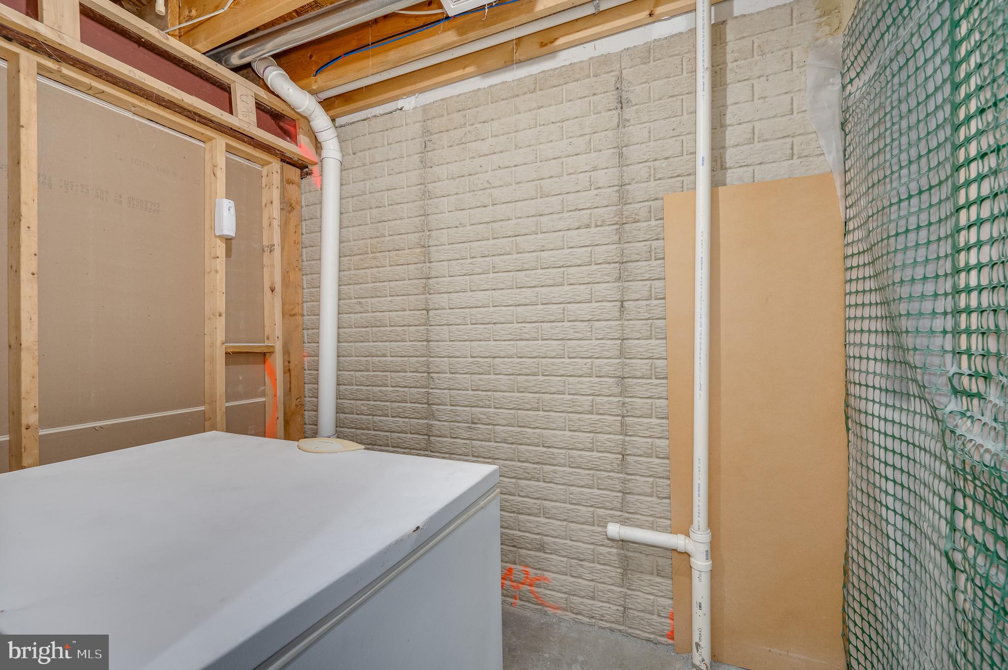 LAKELAND PLACE - Residential