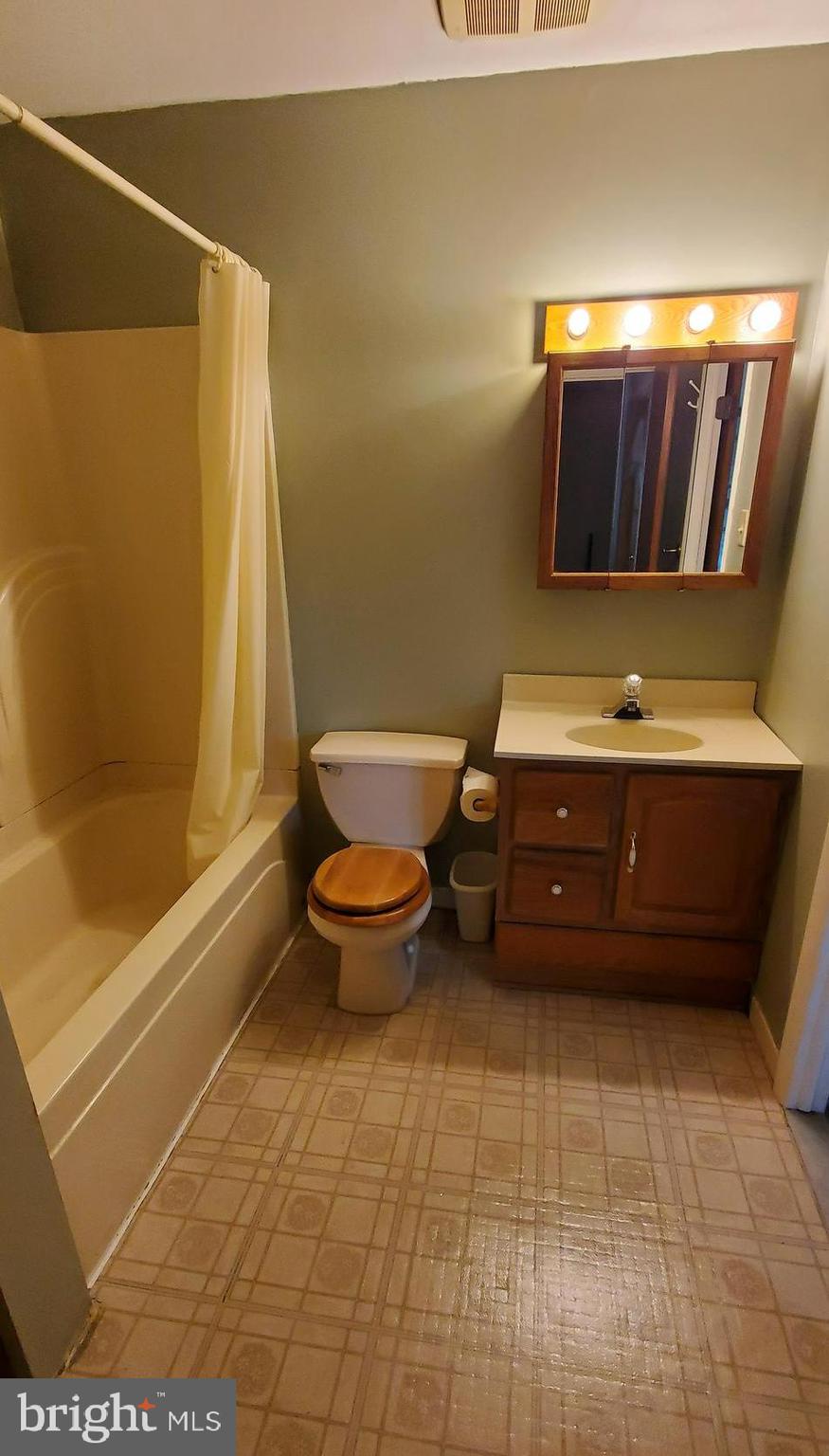 NESHAMINY VALLEY - Residential