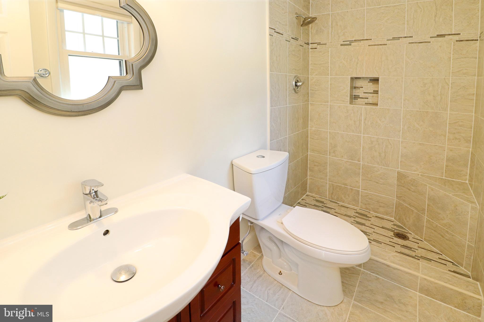 VALEWOOD MANOR - Residential Lease