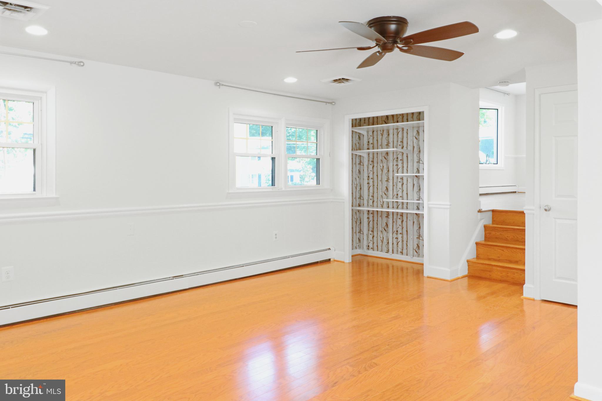 VALEWOOD MANOR - Residential Lease