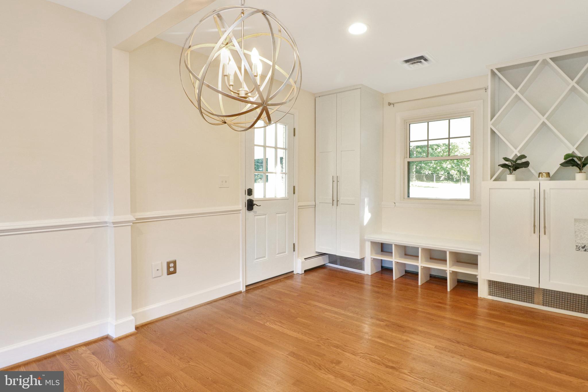 VALEWOOD MANOR - Residential Lease