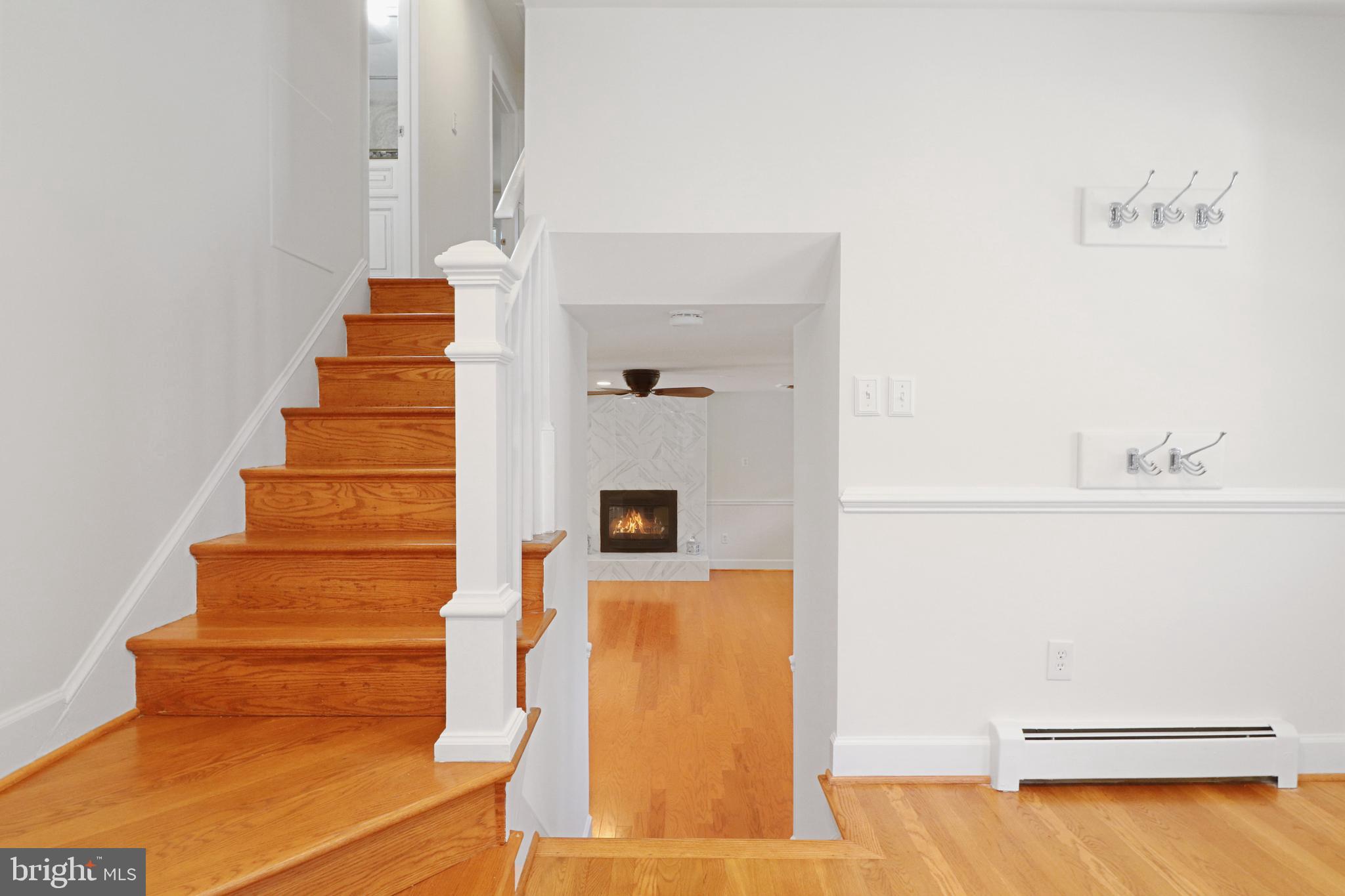 VALEWOOD MANOR - Residential Lease