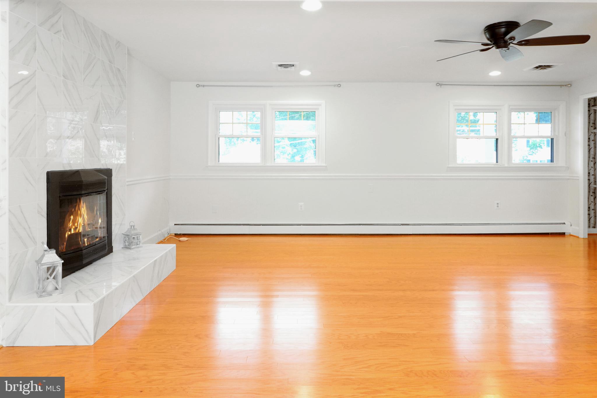 VALEWOOD MANOR - Residential Lease