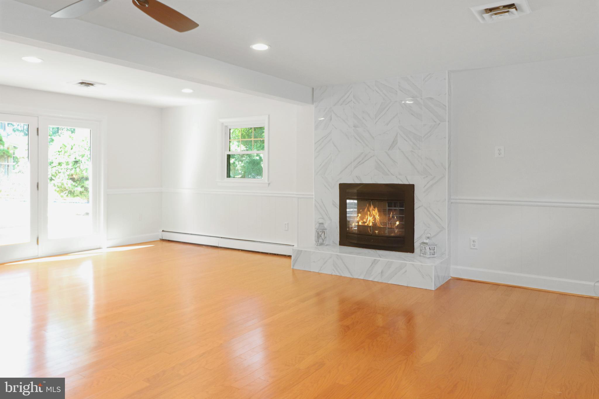 VALEWOOD MANOR - Residential Lease