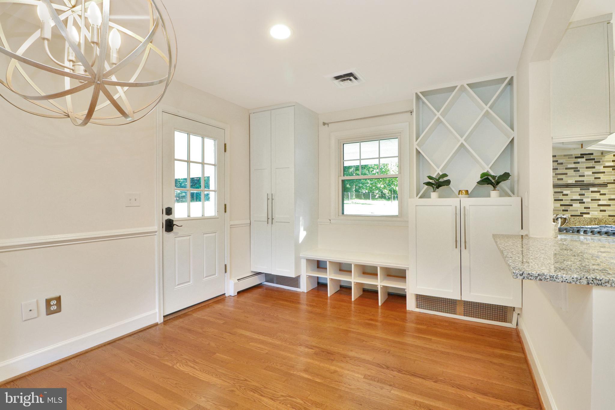 VALEWOOD MANOR - Residential Lease