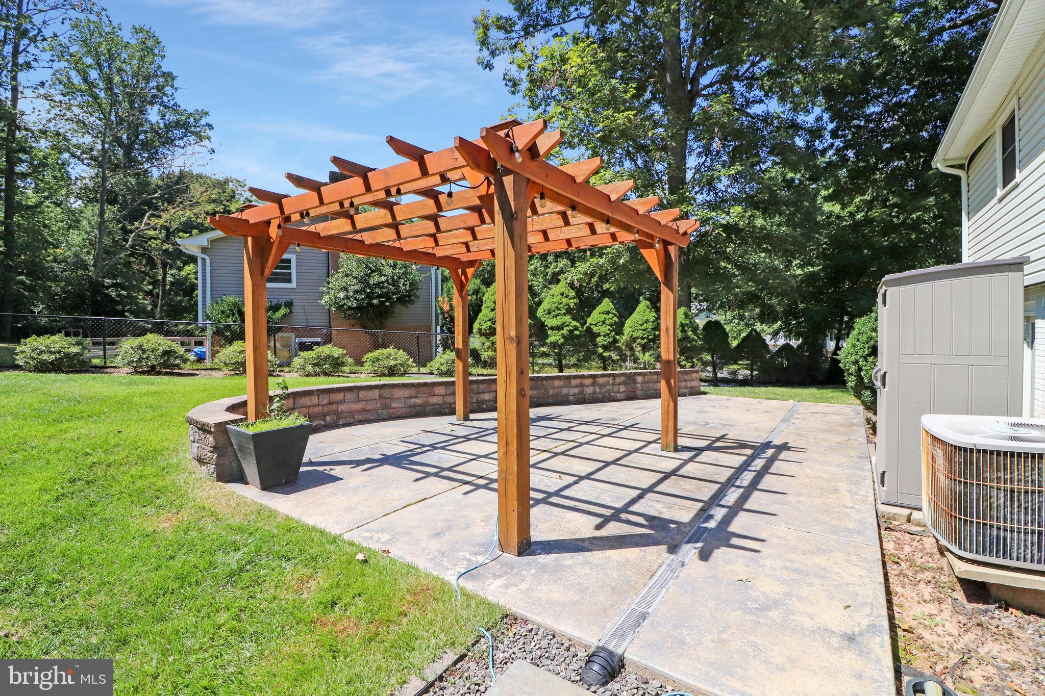 VALEWOOD MANOR - Residential Lease