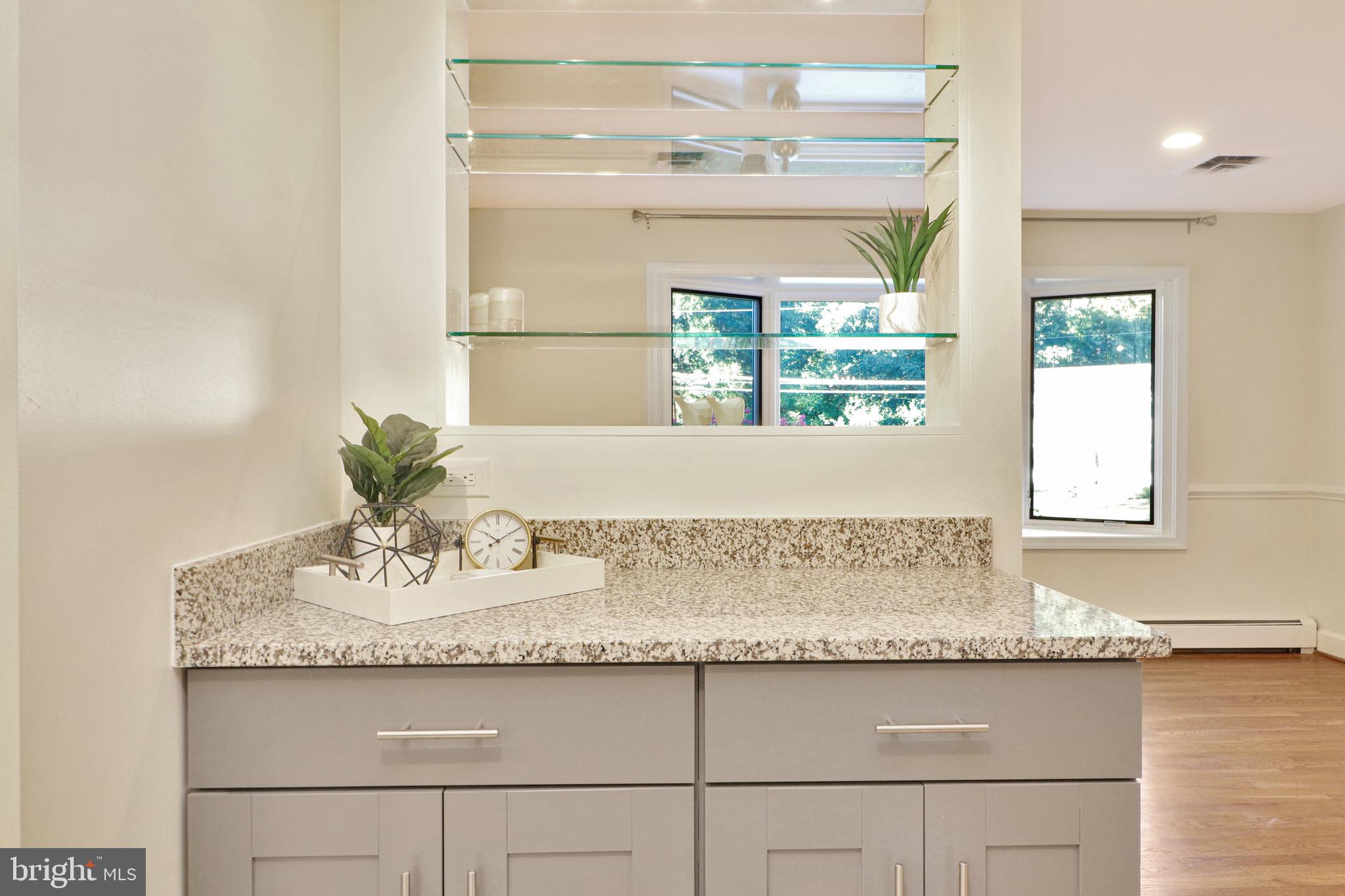 VALEWOOD MANOR - Residential Lease