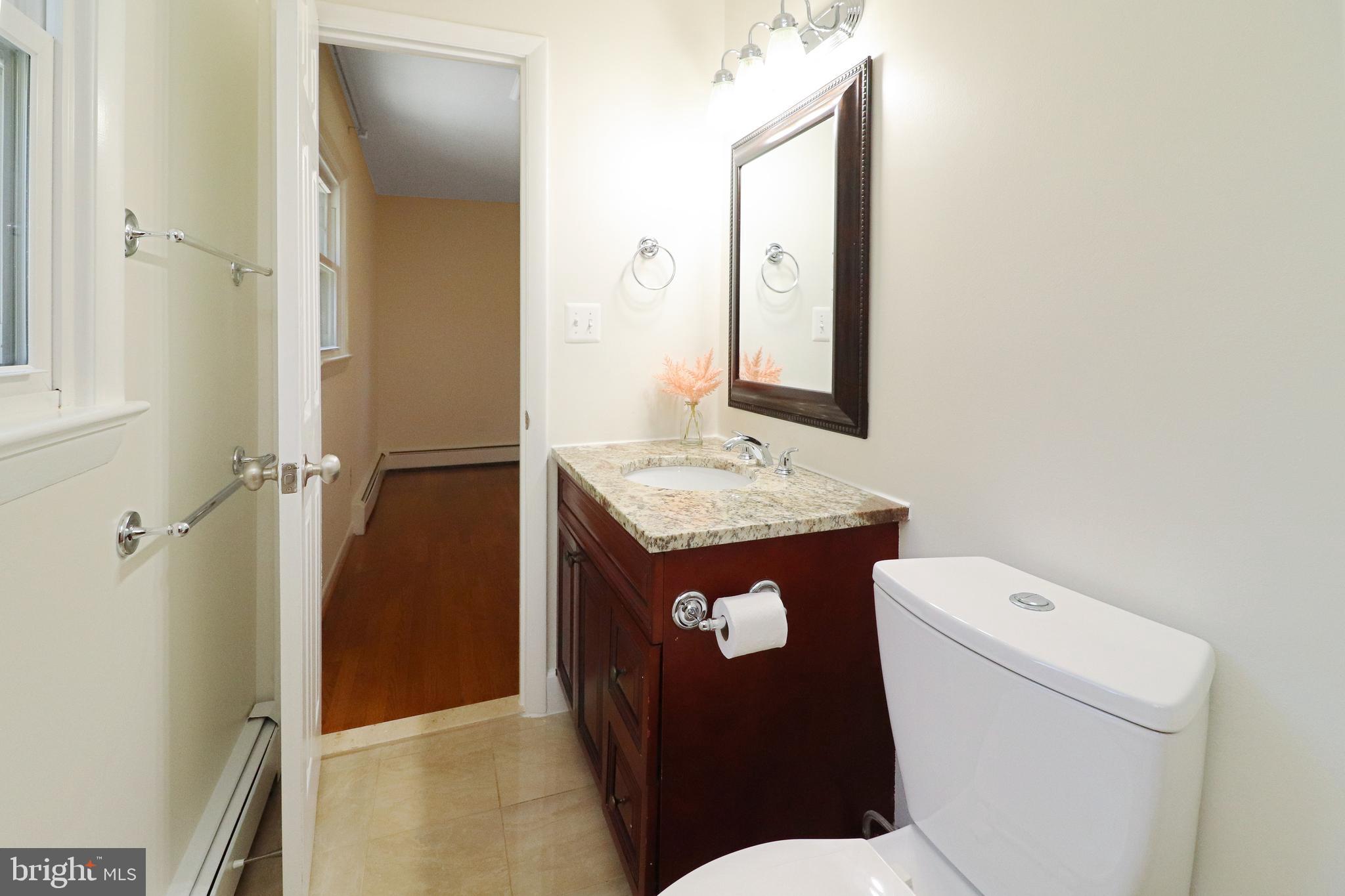 VALEWOOD MANOR - Residential Lease