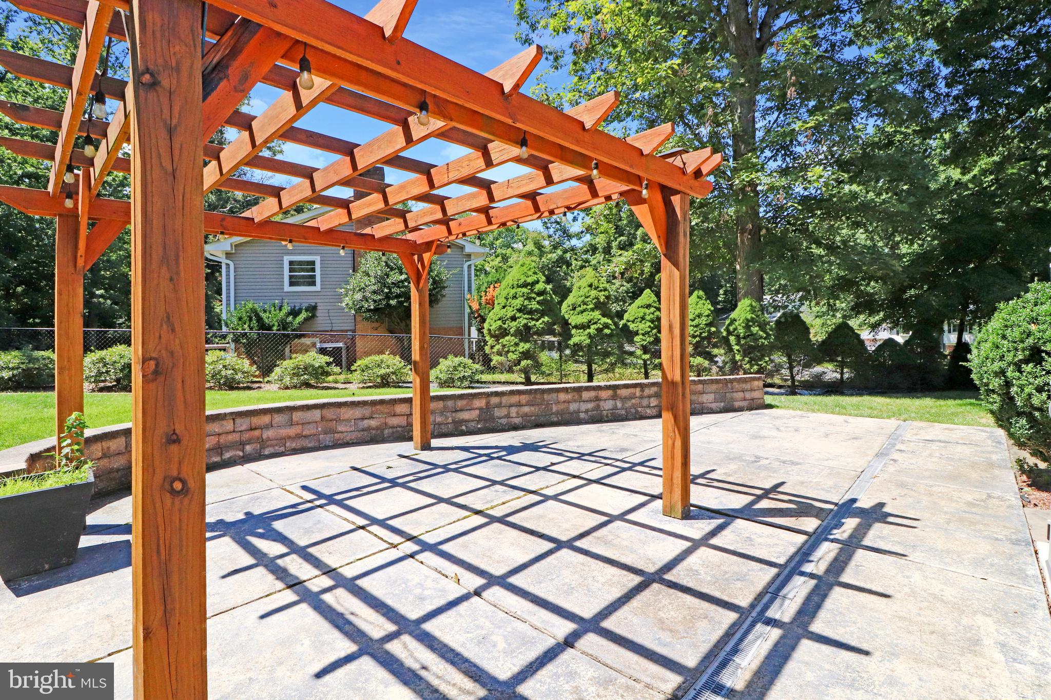 VALEWOOD MANOR - Residential Lease