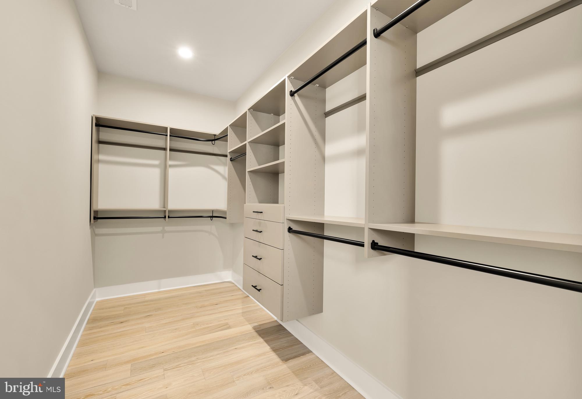 BROCKWOOD - Residential