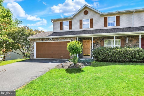Townhouse For Sale - 1032 Amity Circle<br/> READING, PA 19605