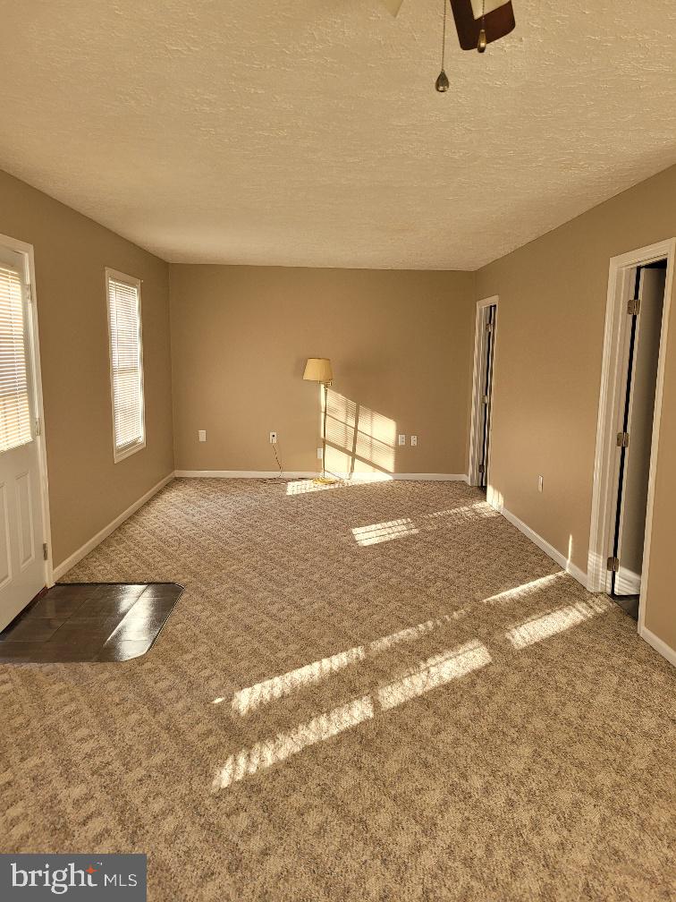 GROUSE HOLLOW ESTATES - Residential Lease