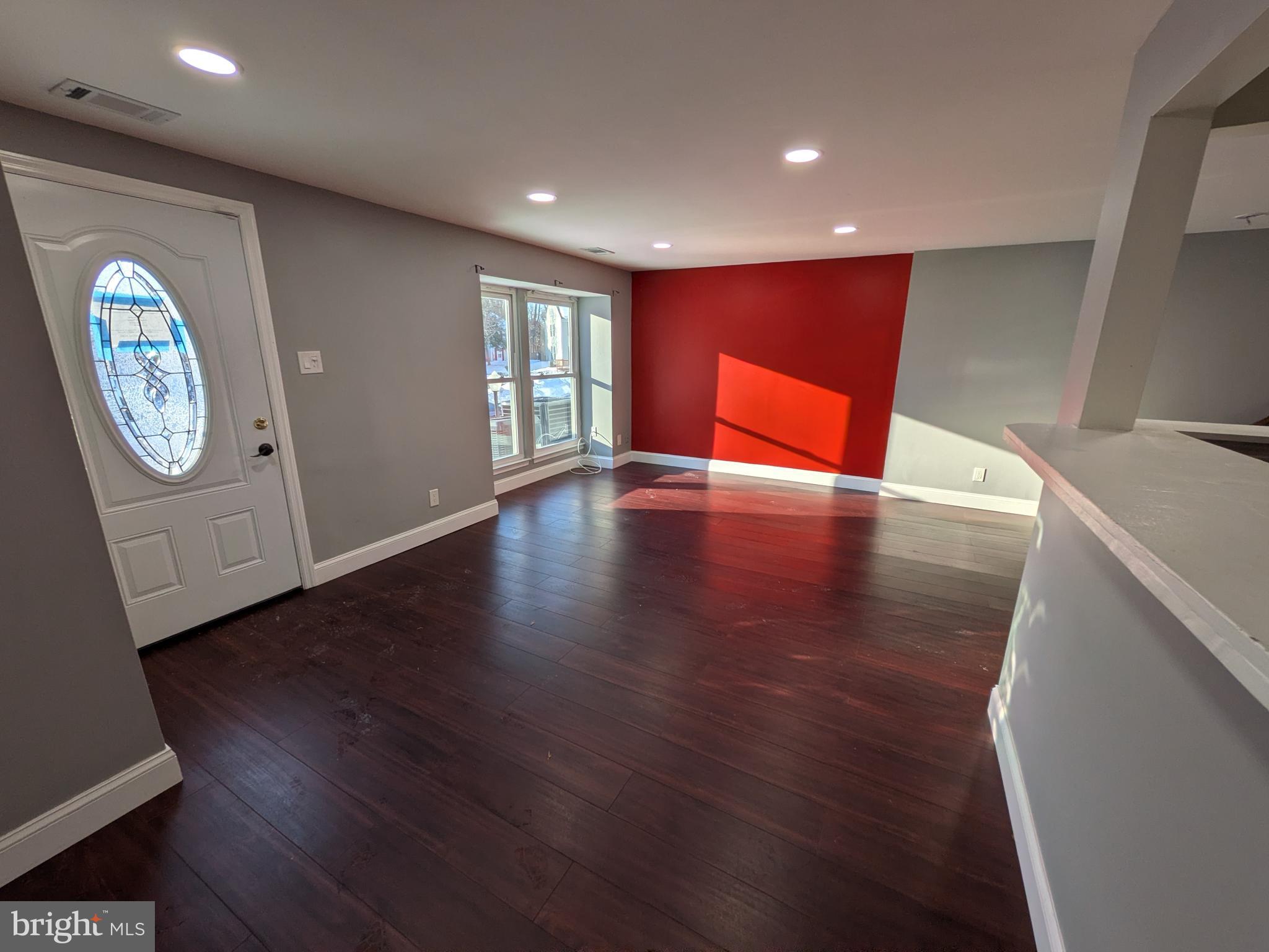 2707 GREENWOOD DRIVE