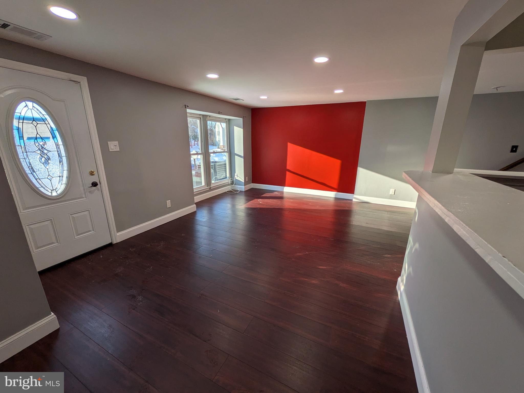 2707 GREENWOOD DRIVE