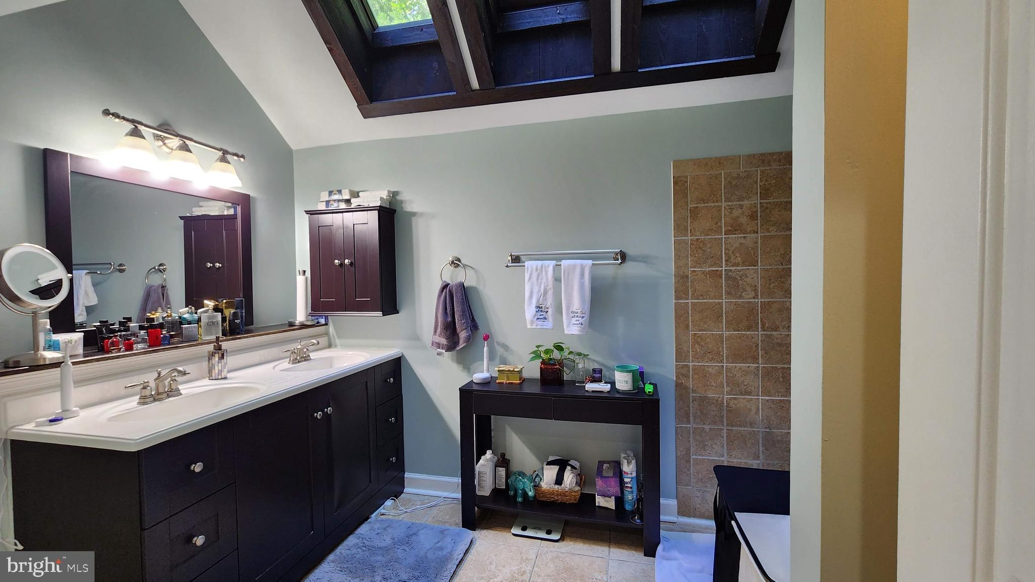 FAIR WOODS - Residential Lease