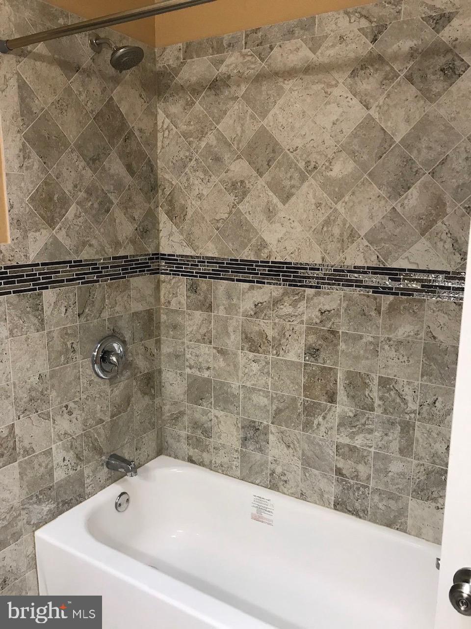 OXFORD CIRCLE - Residential