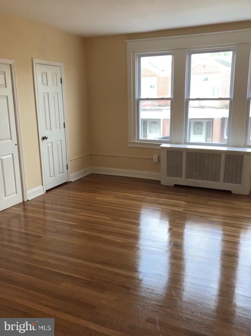 OXFORD CIRCLE - Residential