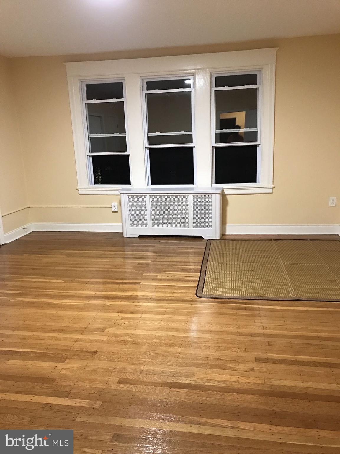 OXFORD CIRCLE - Residential