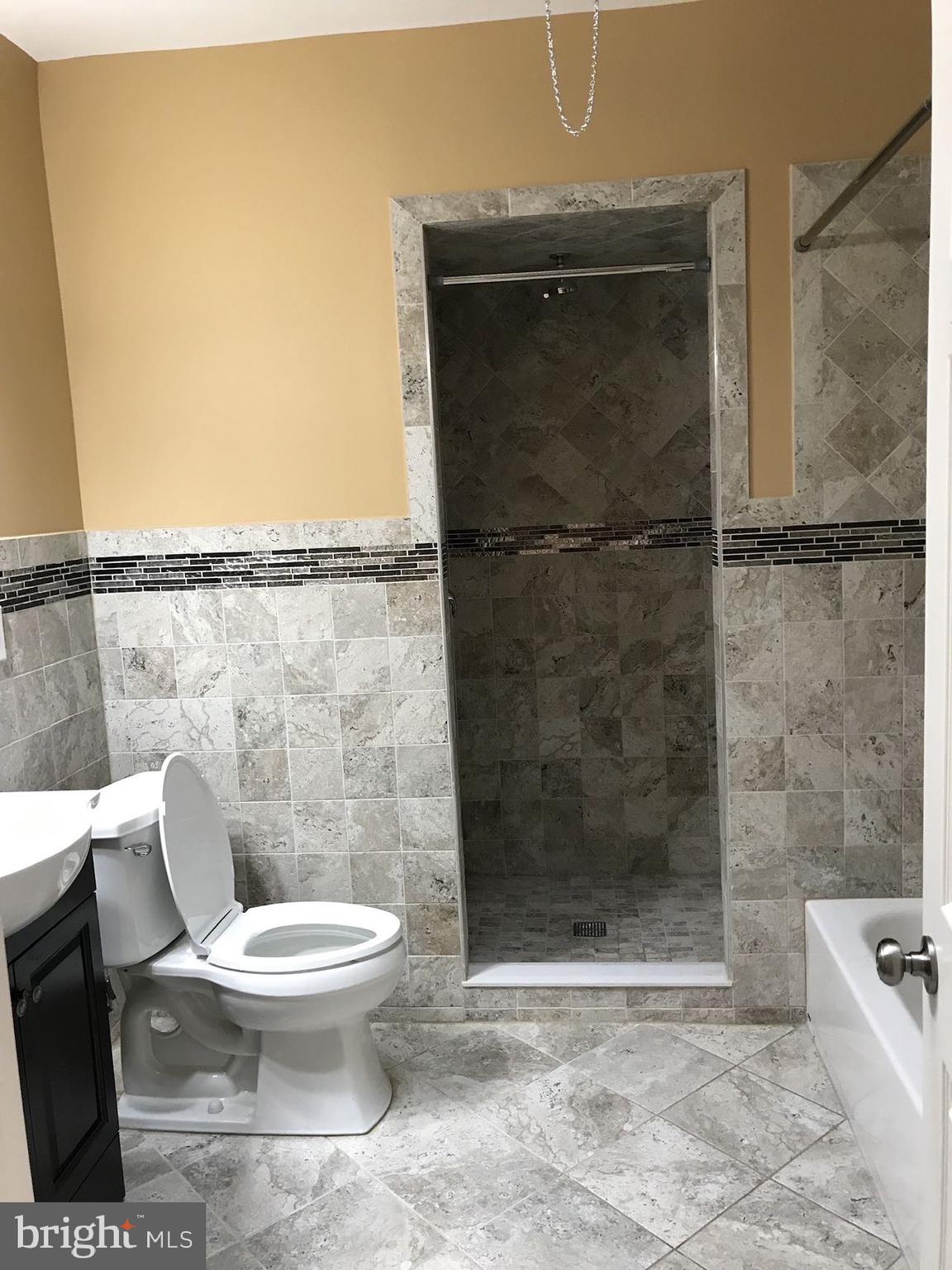 OXFORD CIRCLE - Residential