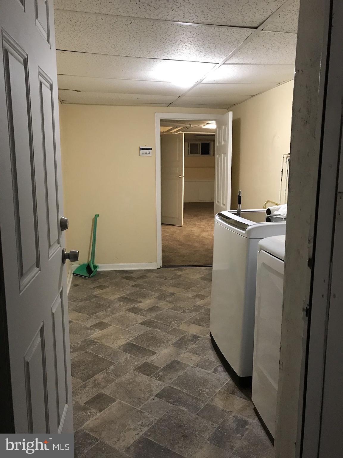 OXFORD CIRCLE - Residential