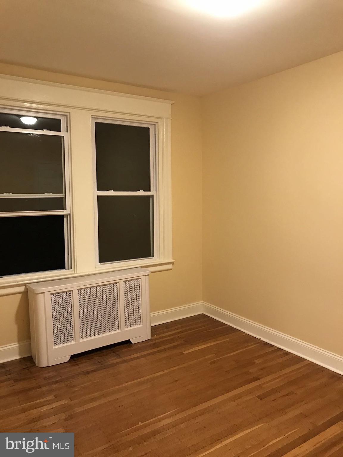 OXFORD CIRCLE - Residential