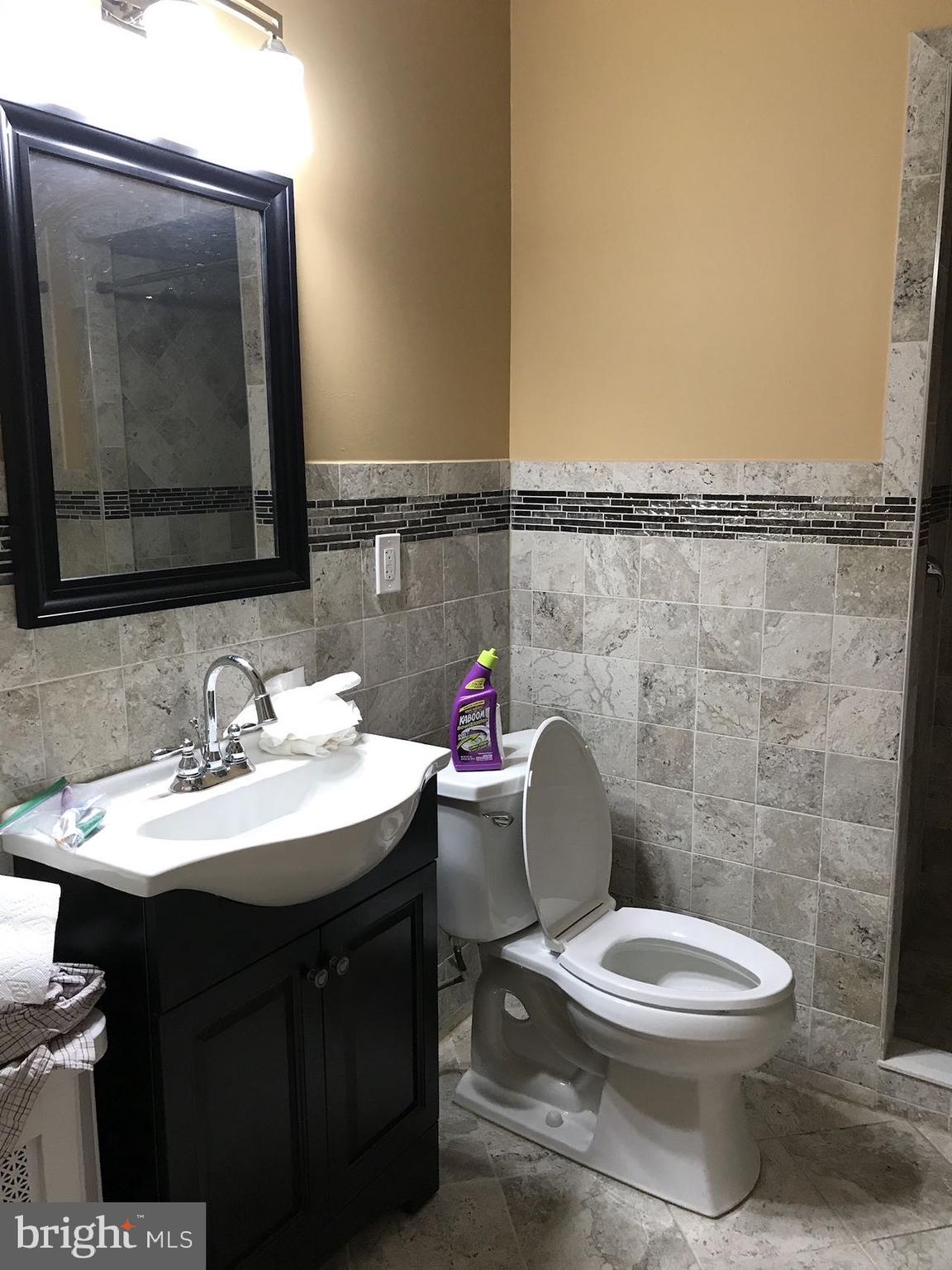 OXFORD CIRCLE - Residential