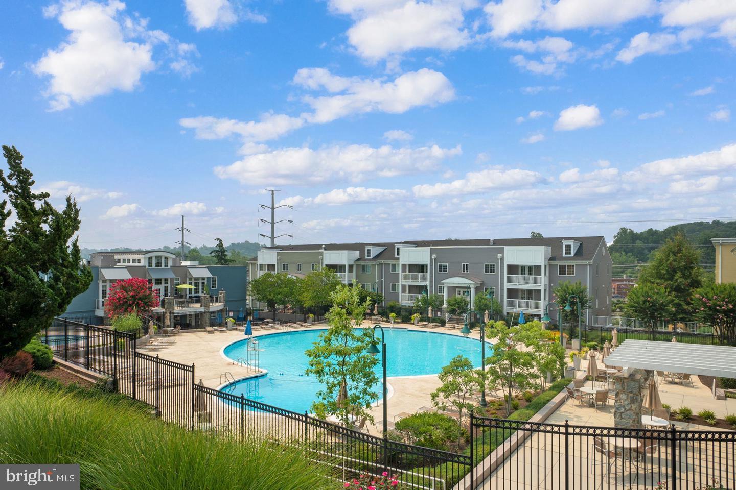 WEST VILLAGE OF SHIRLINGTON - Residential