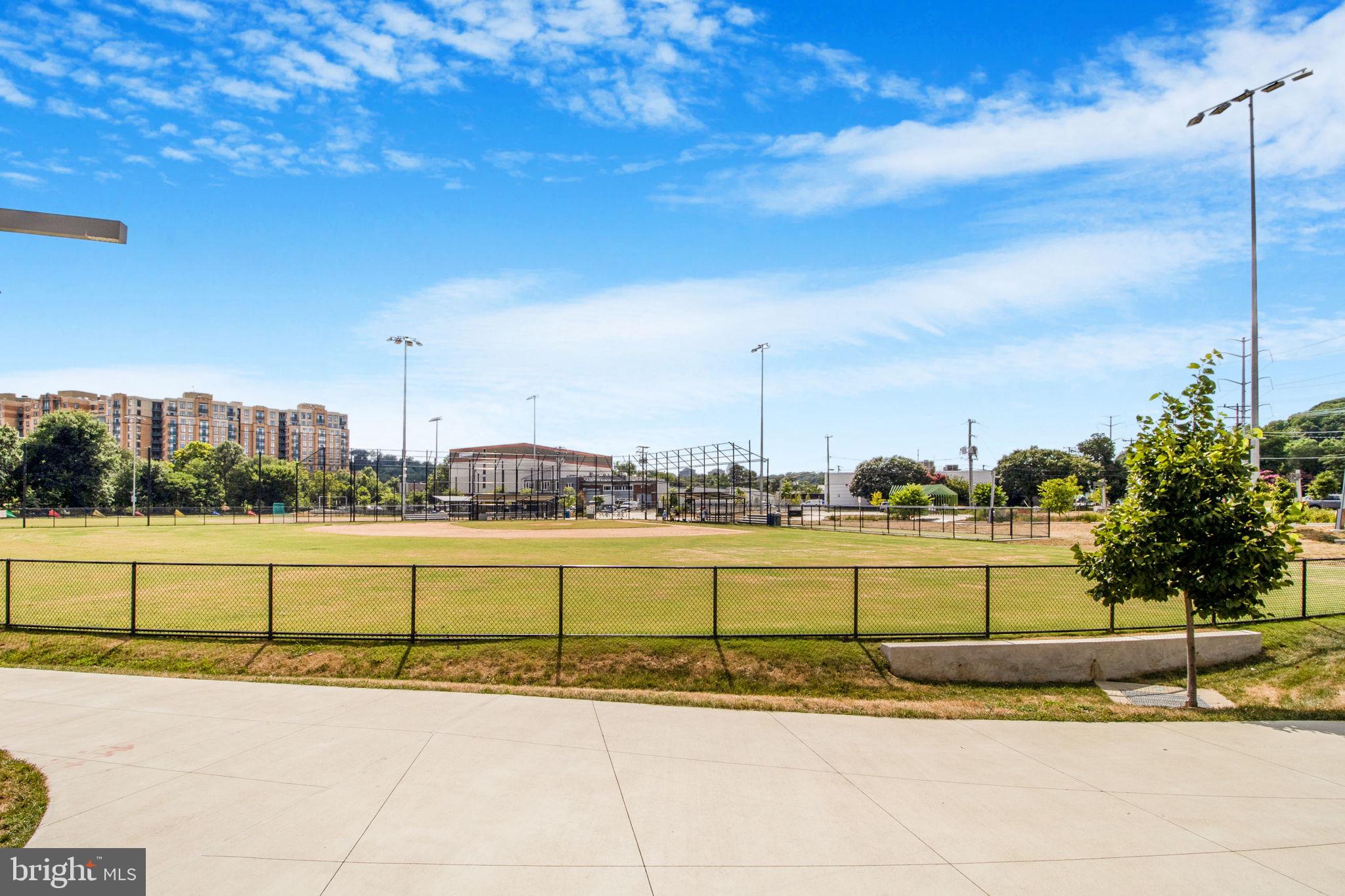 WEST VILLAGE OF SHIRLINGTON - Residential