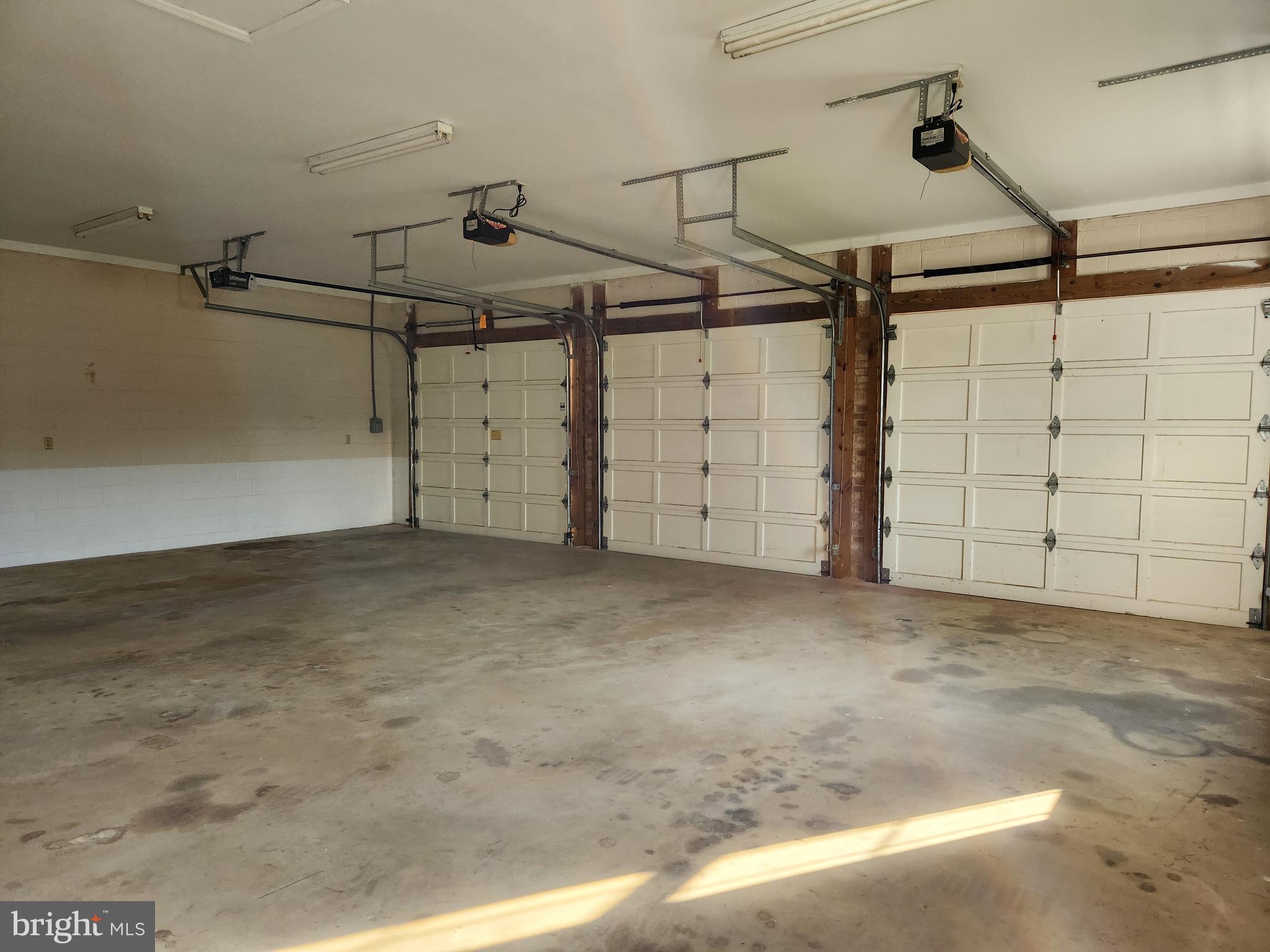 METES & BOUNDS - Residential Lease