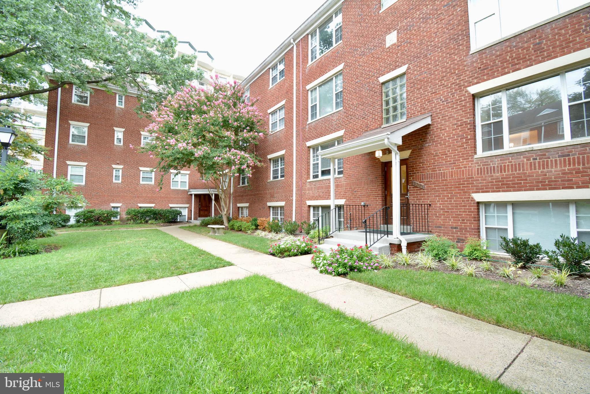 ROSSLYN HEIGHTS - Residential