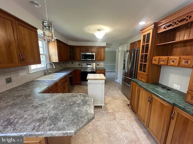 WOODS OF SANDY RID - Residential Lease