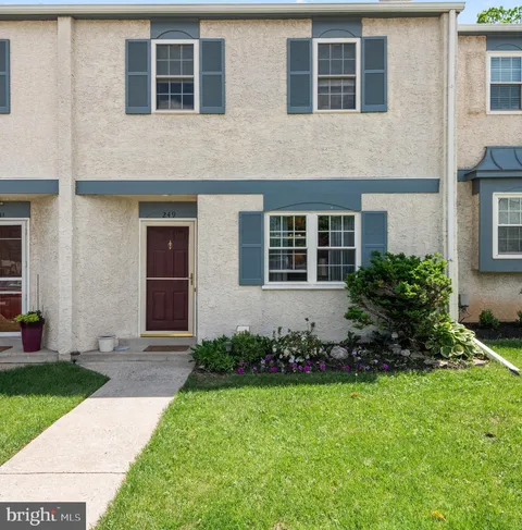 249 Lawndale Avenue, King Of Prussia, PA MLS: PAMC2139948