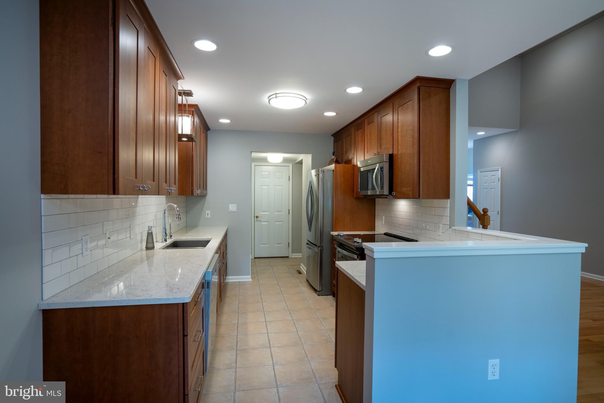TANGLEWOOD MANOR - Residential