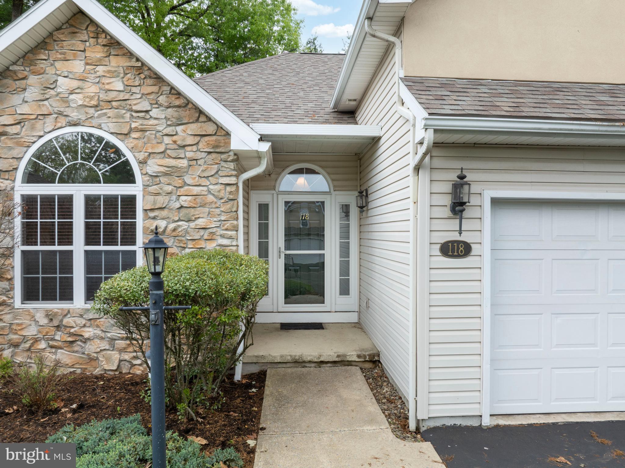 TANGLEWOOD MANOR - Residential