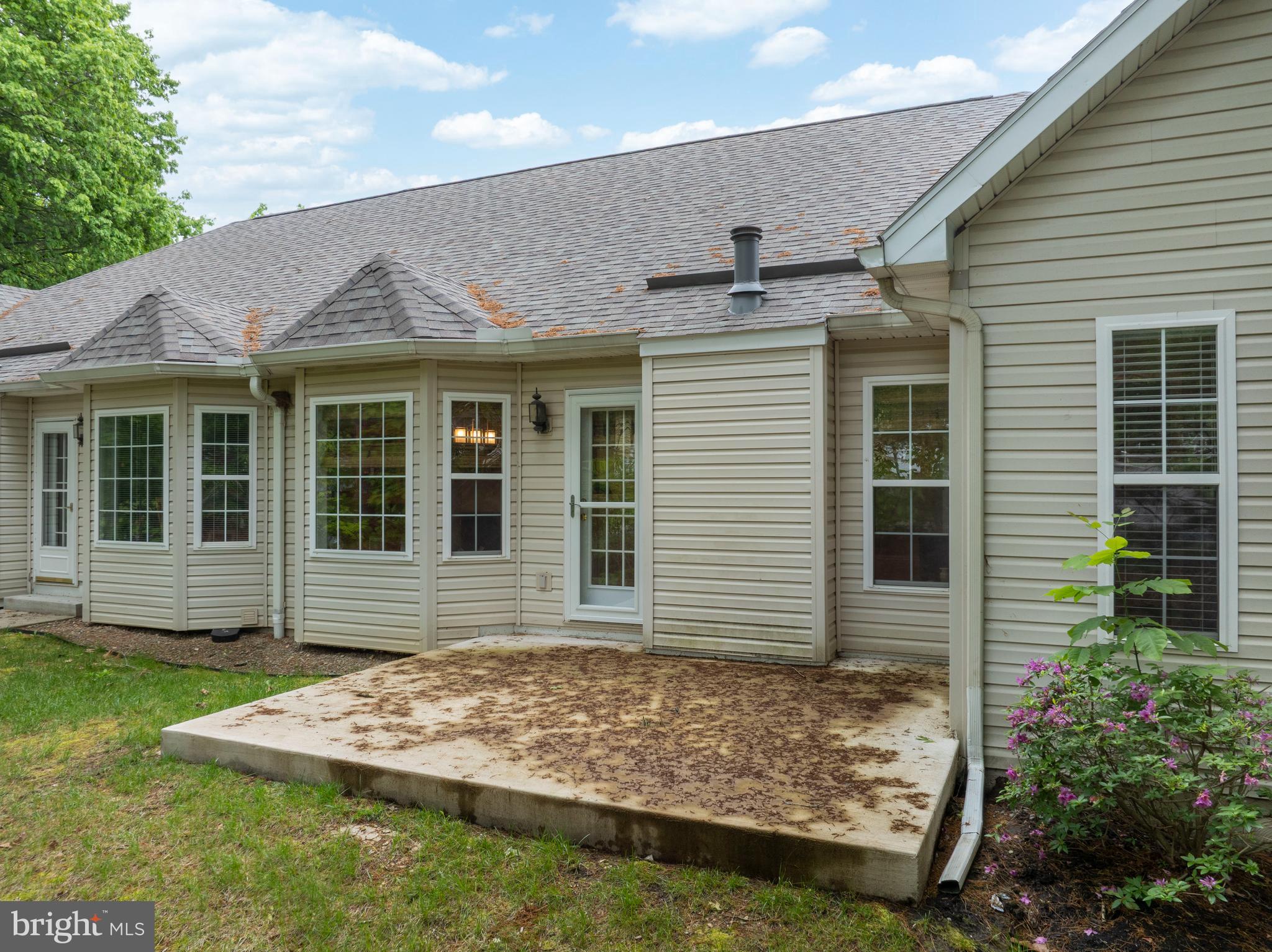 TANGLEWOOD MANOR - Residential