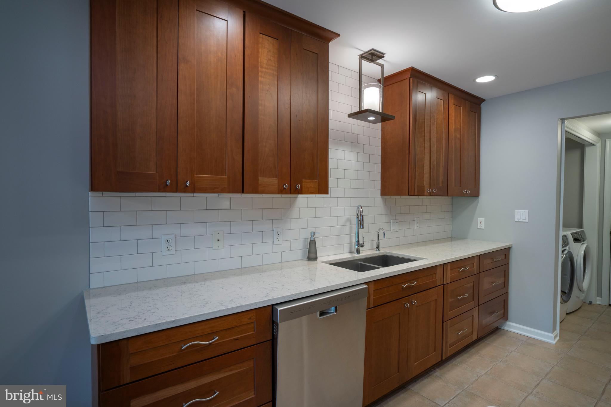 TANGLEWOOD MANOR - Residential