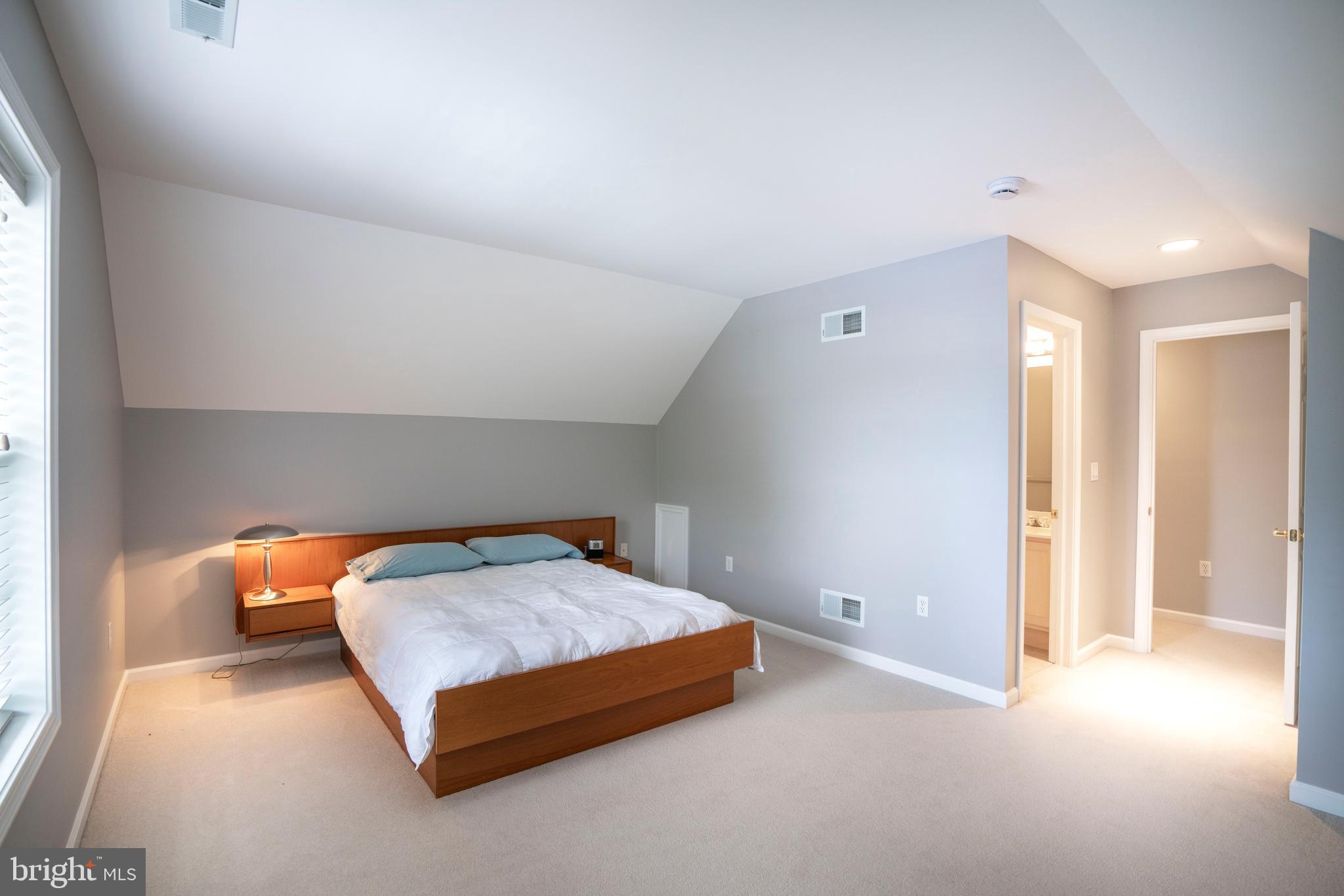 TANGLEWOOD MANOR - Residential