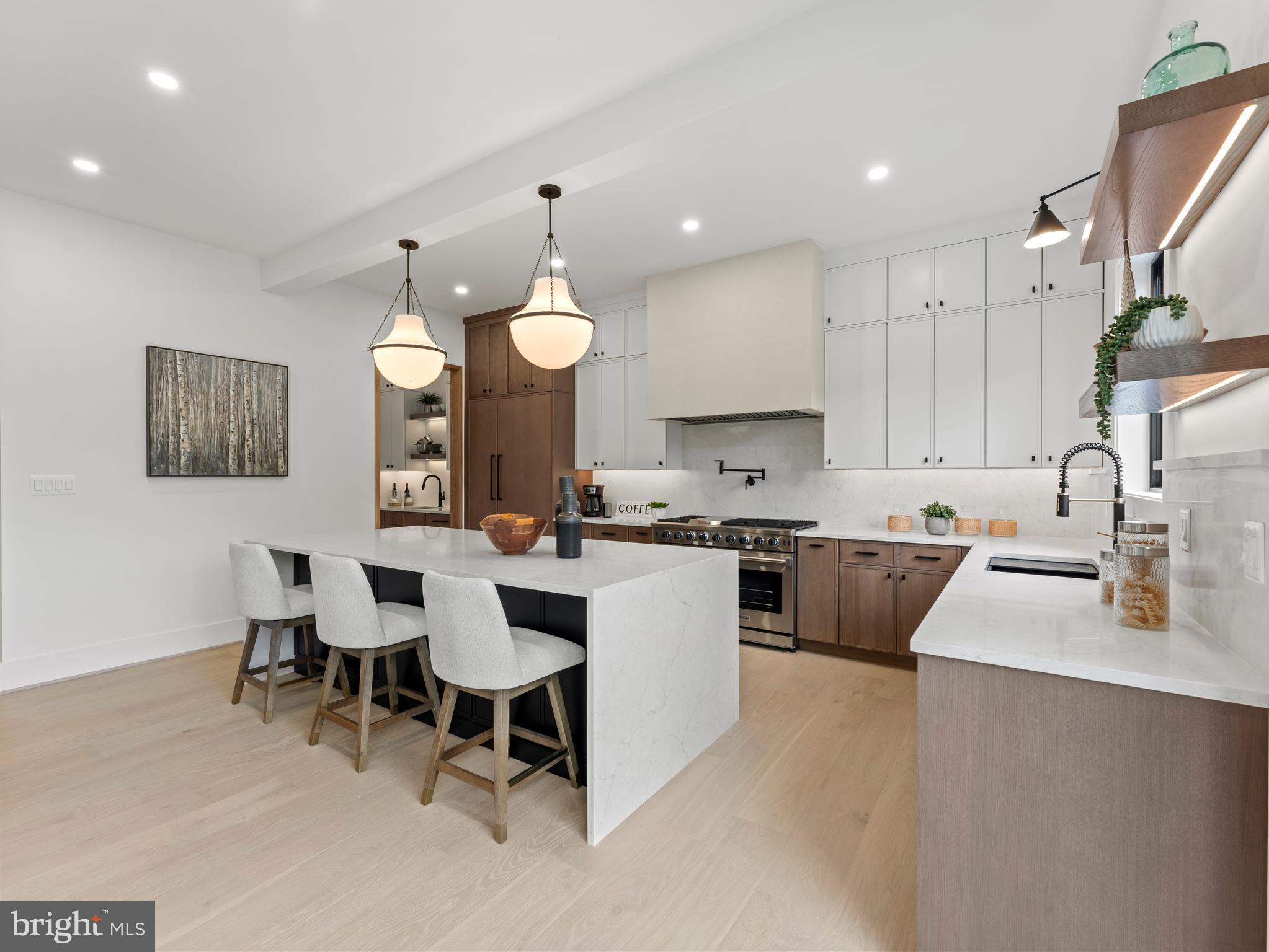 VIENNA WOODS - Residential