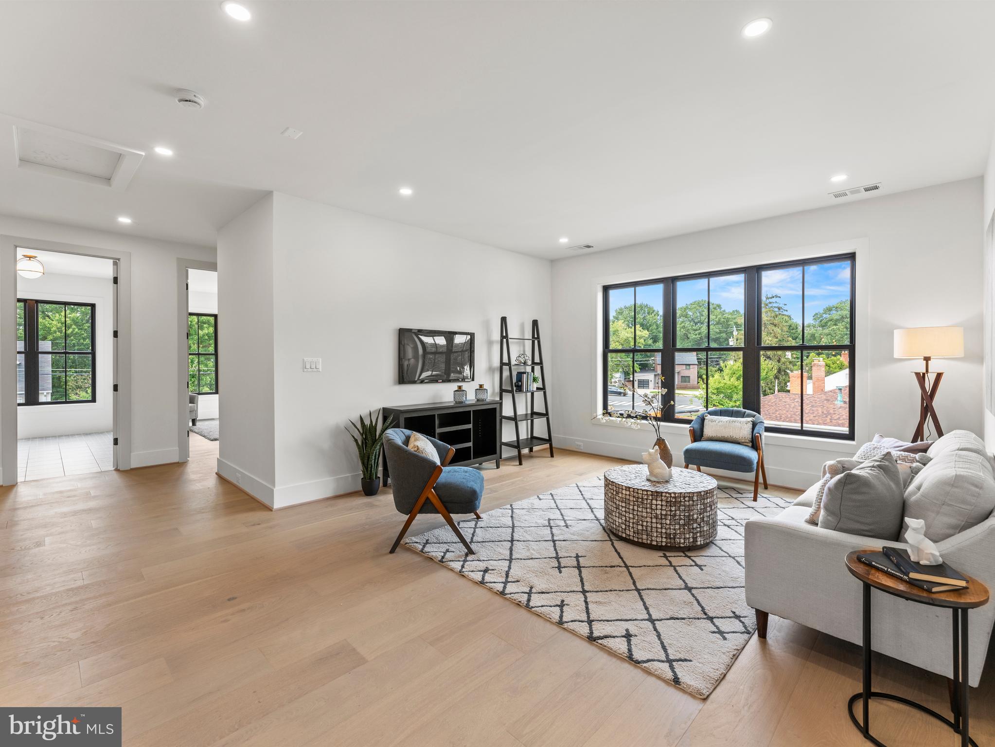 VIENNA WOODS - Residential