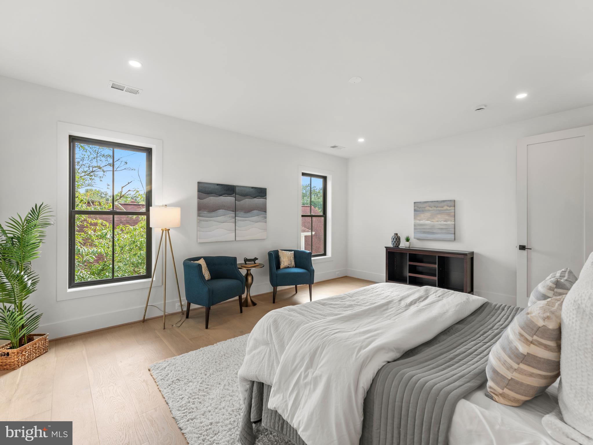 VIENNA WOODS - Residential