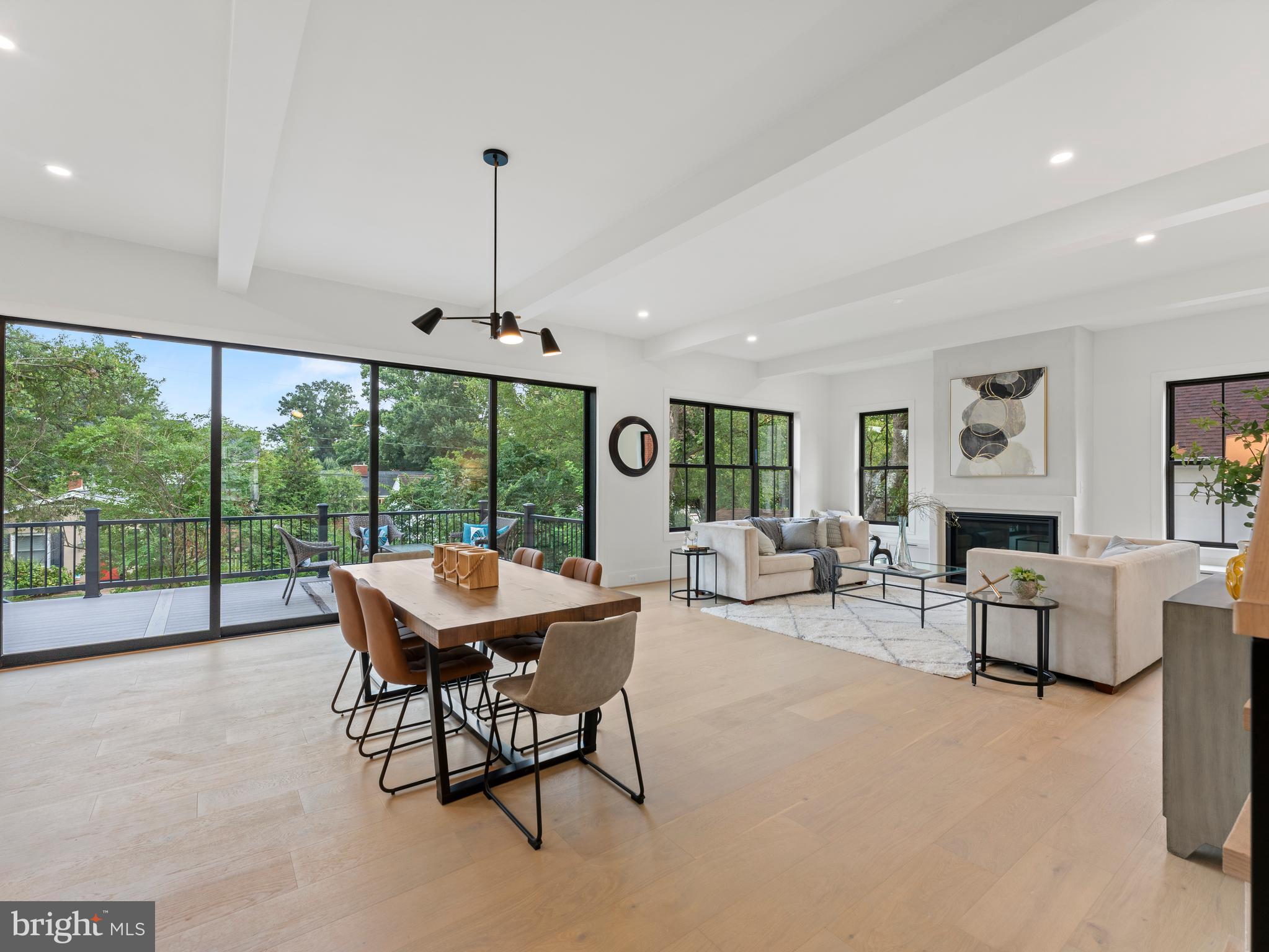 VIENNA WOODS - Residential