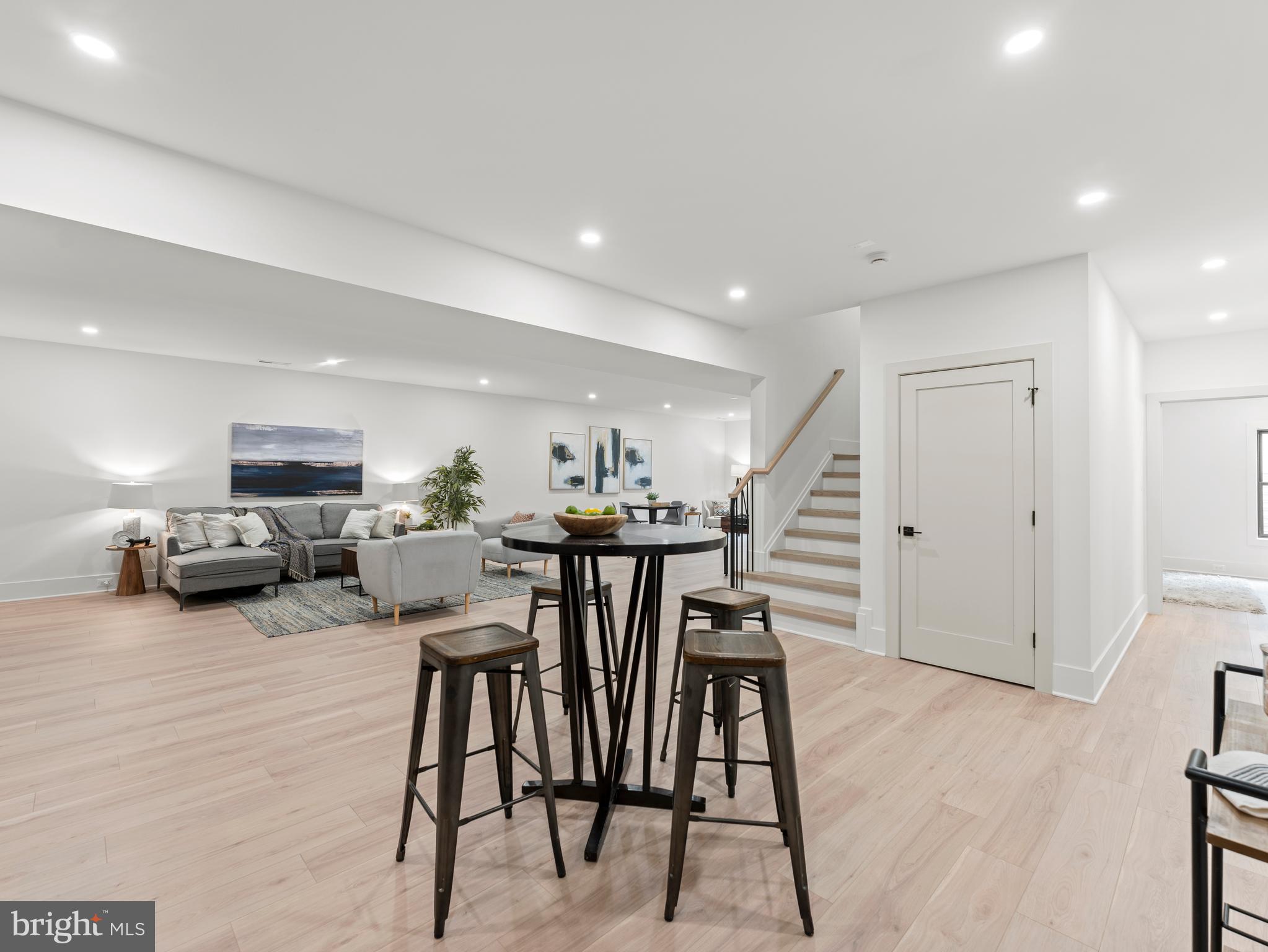 VIENNA WOODS - Residential